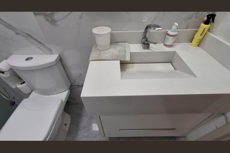 Casa à venda com 134m², 3 quartos e 3 vagas Casa à venda com 134m², 3 quartos e 3 vagasBanheiro Social