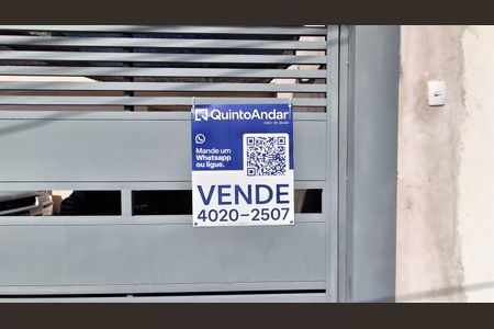 Casa à venda com 134m², 3 quartos e 3 vagas Casa à venda com 134m², 3 quartos e 3 vagasPlaquinha