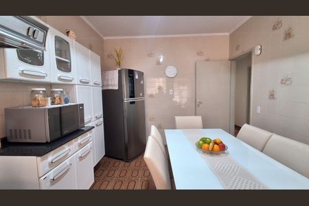 Casa à venda com 134m², 3 quartos e 3 vagas Casa à venda com 134m², 3 quartos e 3 vagasCozinha