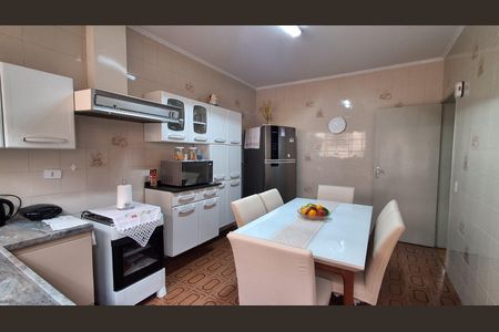Casa à venda com 134m², 3 quartos e 3 vagas Casa à venda com 134m², 3 quartos e 3 vagasCozinha