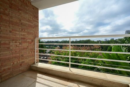 Casa de condomínio à venda com 800m², 4 quartos e 4 vagasVaranda da Suíte  2