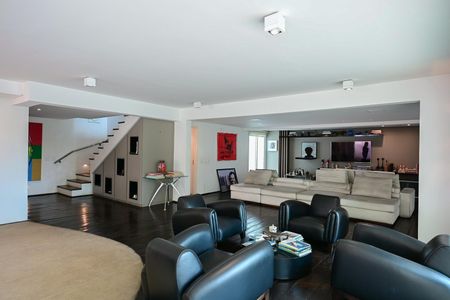 Casa de condomínio à venda com 800m², 4 quartos e 4 vagasSalão 