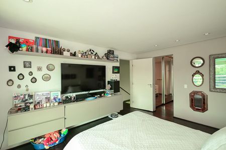 Casa de condomínio à venda com 800m², 4 quartos e 4 vagasSuíte 4