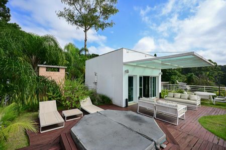 Casa de condomínio à venda com 800m², 4 quartos e 4 vagasTerraço