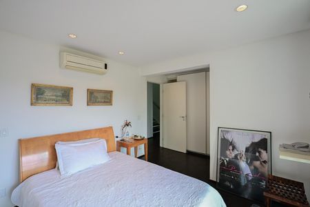 Casa de condomínio à venda com 800m², 4 quartos e 4 vagasSuíte 2