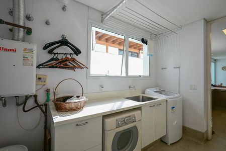 Casa de condomínio à venda com 800m², 4 quartos e 4 vagasÁrea de Serviço 