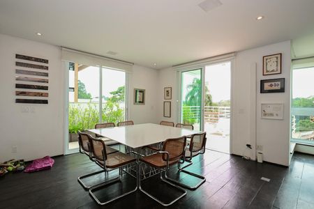 Casa de condomínio à venda com 800m², 4 quartos e 4 vagasSala de Jantar