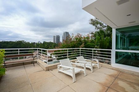 Casa de condomínio à venda com 800m², 4 quartos e 4 vagasVaranda