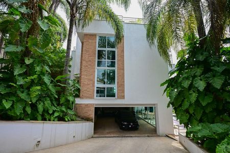 Casa de condomínio à venda com 800m², 4 quartos e 4 vagasGaragem