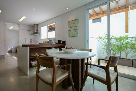 Casa de condomínio à venda com 800m², 4 quartos e 4 vagasCozinha