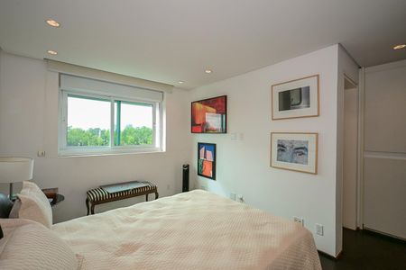Casa de condomínio à venda com 800m², 4 quartos e 4 vagasSuíte 1