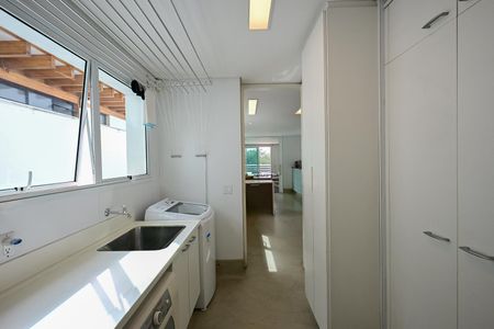 Casa de condomínio à venda com 800m², 4 quartos e 4 vagasÁrea de Serviço 