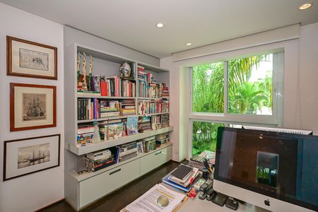 Casa de condomínio à venda com 800m², 4 quartos e 4 vagasSuíte 3