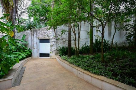 Casa de condomínio à venda com 800m², 4 quartos e 4 vagasEntrada