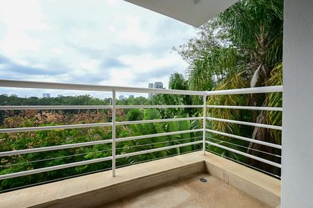 Casa de condomínio à venda com 800m², 4 quartos e 4 vagasVaranda da Suíte  2