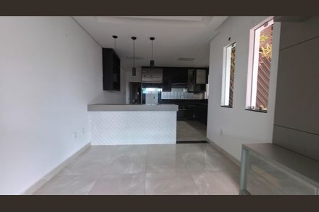 Casa à venda com 3 quartos, 193m² em Lundcéia, Lagoa Santa