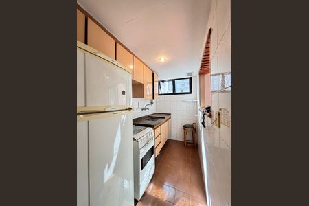 Cozinha de apartamento para alugar com 1 quarto, 50m² em Itaim Bibi, São Paulo