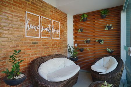 Casa à venda com 249m², 4 quartos e 2 vagas Casa à venda com 249m², 4 quartos e 2 vagasVaranda