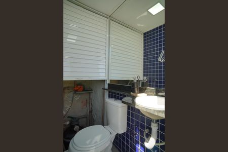 Casa à venda com 249m², 4 quartos e 2 vagas Casa à venda com 249m², 4 quartos e 2 vagasBanheiro de serviço