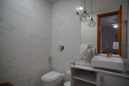 Casa à venda com 249m², 4 quartos e 2 vagas Casa à venda com 249m², 4 quartos e 2 vagasBanheiro do Quarto 1
