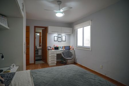Casa à venda com 249m², 4 quartos e 2 vagas Casa à venda com 249m², 4 quartos e 2 vagasQuarto 1