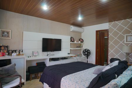 Casa à venda com 249m², 4 quartos e 2 vagas Casa à venda com 249m², 4 quartos e 2 vagasQuarto 4