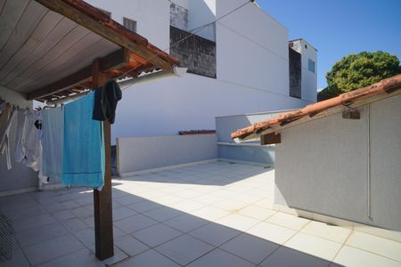 Casa à venda com 249m², 4 quartos e 2 vagas Casa à venda com 249m², 4 quartos e 2 vagasTerraço