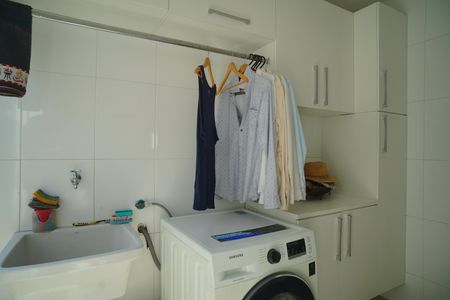 Casa à venda com 249m², 4 quartos e 2 vagas Casa à venda com 249m², 4 quartos e 2 vagasÁrea de Serviço