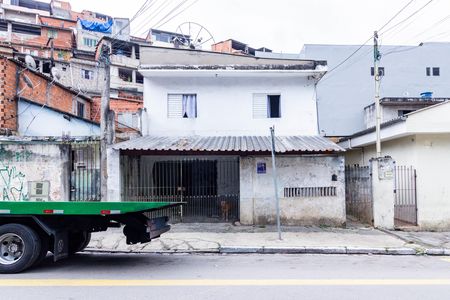 Casa à venda com 120m², 3 quartos e 2 vagas Casa à venda com 120m², 3 quartos e 2 vagasFachada