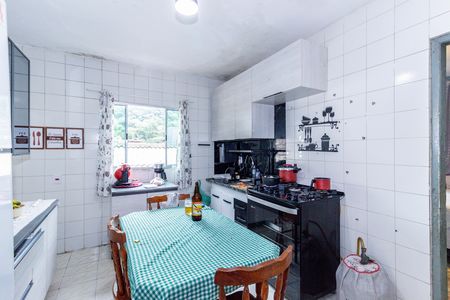 Casa à venda com 120m², 3 quartos e 2 vagas Casa à venda com 120m², 3 quartos e 2 vagasCozinha