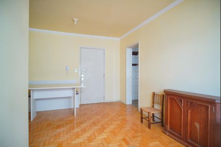 Apartamento para alugar com 72m², 2 quartos e 1 vagaSala
