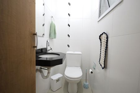 Casa à venda com 144m², 3 quartos e 1 vaga Casa à venda com 144m², 3 quartos e 1 vagaBanheiro 1