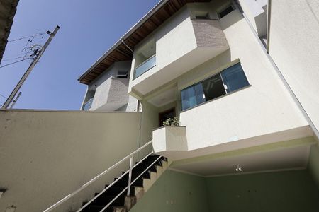 Casa à venda com 144m², 3 quartos e 1 vaga Casa à venda com 144m², 3 quartos e 1 vagaFachada