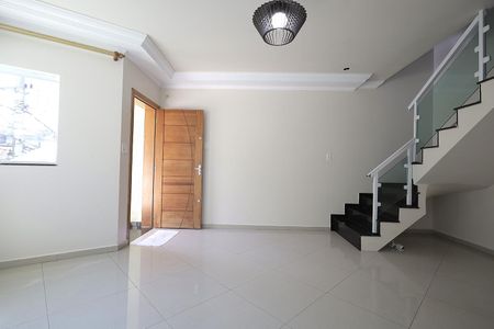 Casa à venda com 144m², 3 quartos e 1 vaga Casa à venda com 144m², 3 quartos e 1 vagaSala
