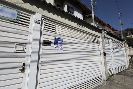 Casa à venda com 144m², 3 quartos e 1 vaga Casa à venda com 144m², 3 quartos e 1 vagaPlaca Instalada - 06/05/2026 - TFBY-556
