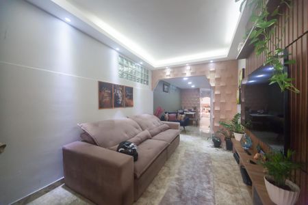 Casa à venda com 360m², 5 quartos e 4 vagassala