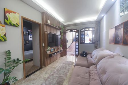 Casa à venda com 360m², 5 quartos e 4 vagassala