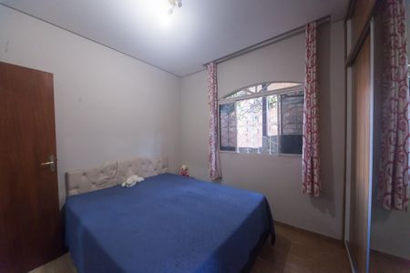 Casa à venda com 360m², 5 quartos e 4 vagasquarto 2