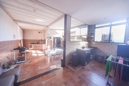 Casa à venda com 360m², 5 quartos e 4 vagasÁrea externa