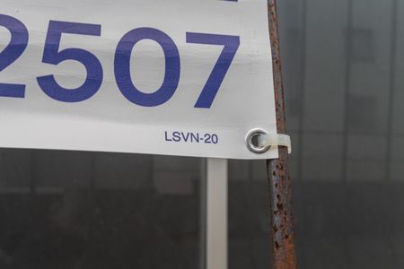 Apartamento para alugar com 65m², 2 quartos e 1 vagaPlaquinha Instalada na Fachada do Bloco LSVN-20