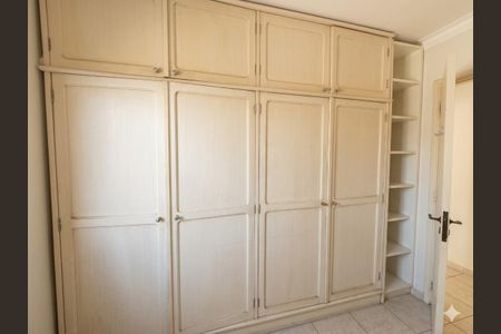 Apartamento para alugar com 72m², 3 quartos e 1 vaga Apartamento para alugar com 72m², 3 quartos e 1 vagaQuarto