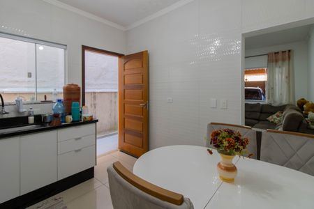 Casa para alugar com 125m², 2 quartos e 2 vagasCozinha