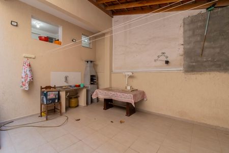 Casa para alugar com 125m², 2 quartos e 2 vagasQuintal