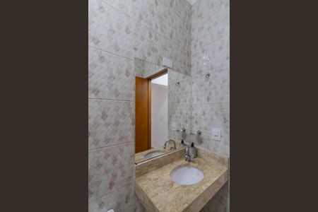Casa para alugar com 125m², 2 quartos e 2 vagasBanheiro 