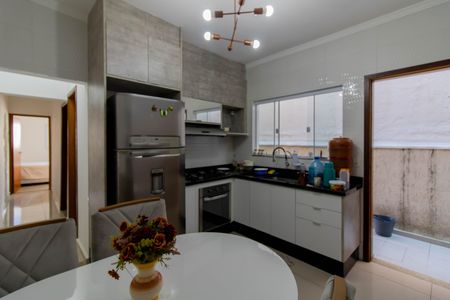 Casa para alugar com 125m², 2 quartos e 2 vagasCozinha