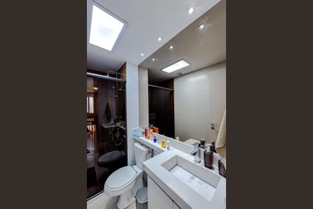 Apartamento à venda com 68m², 2 quartos e 1 vaga Apartamento à venda com 68m², 2 quartos e 1 vagaBanheiro