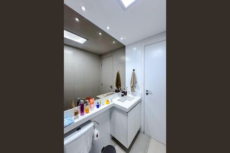 Apartamento à venda com 68m², 2 quartos e 1 vaga Apartamento à venda com 68m², 2 quartos e 1 vagaBanheiro