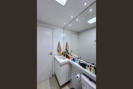 Apartamento à venda com 68m², 2 quartos e 1 vaga Apartamento à venda com 68m², 2 quartos e 1 vagaBanheiro da Suíte