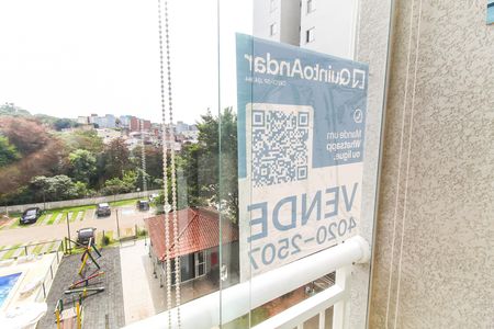 Apartamento à venda com 48m², 2 quartos e 1 vaga Apartamento à venda com 48m², 2 quartos e 1 vagaPlaca na sacada