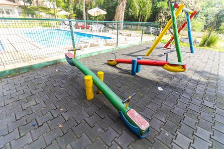 Apartamento à venda com 48m², 2 quartos e 1 vaga Apartamento à venda com 48m², 2 quartos e 1 vagaÁrea comum - Playground